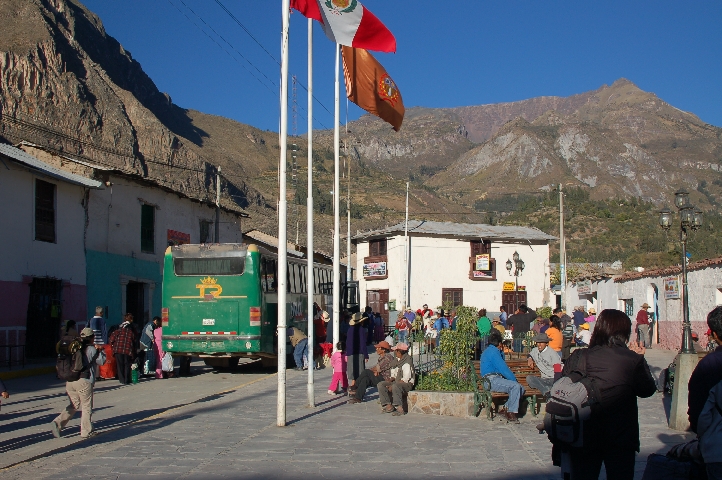 Linienbus in Cotahuasi.JPG